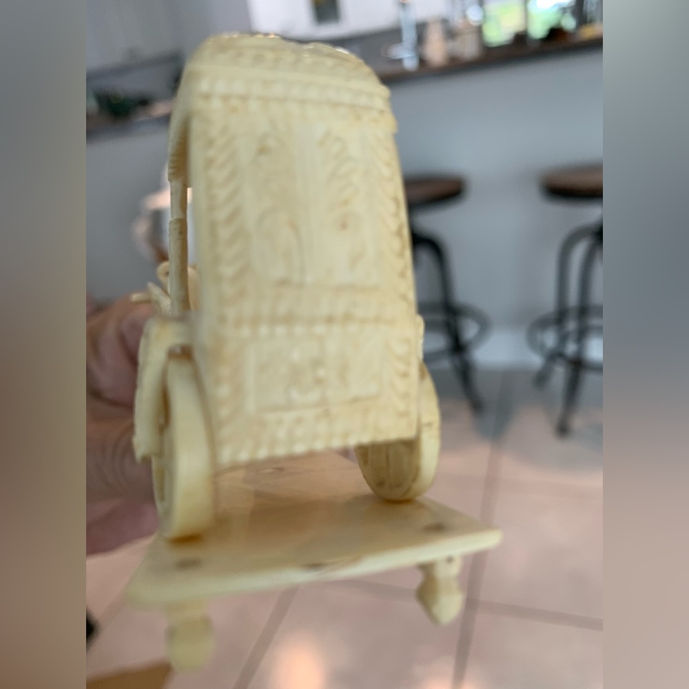 Vintage bone or Ivory carving - Picture 11 of 11